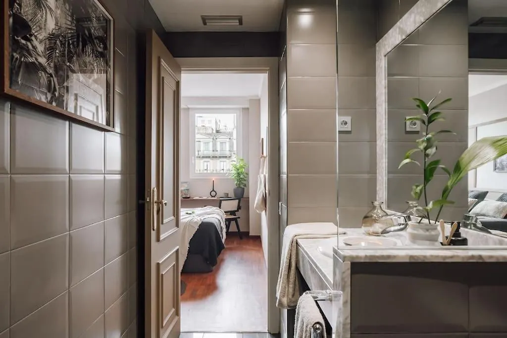 Apartment Zamba - 2 Bedroom In Passeig De Gracia Barcelona