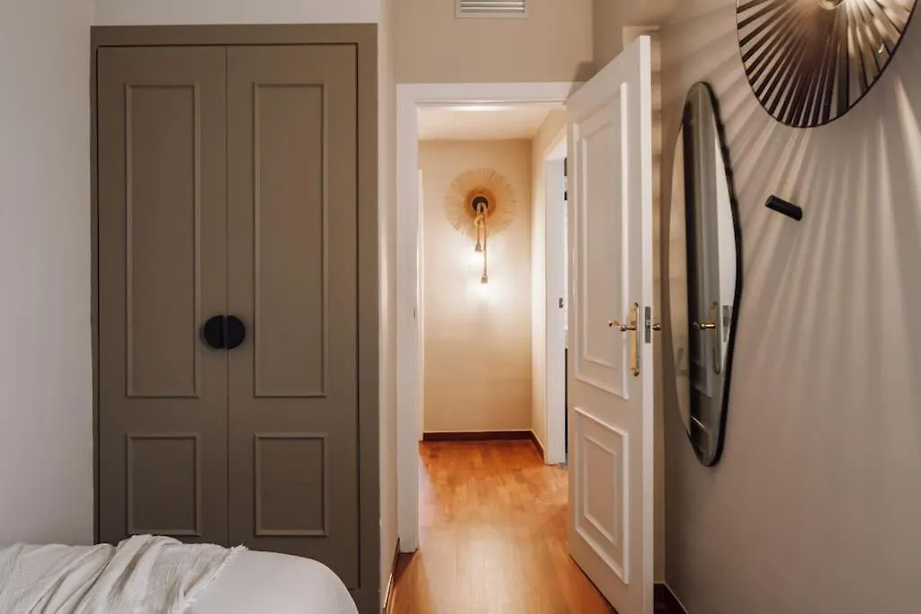 Apartment Zamba - 2 Bedroom In Passeig De Gracia Barcelona Spain
